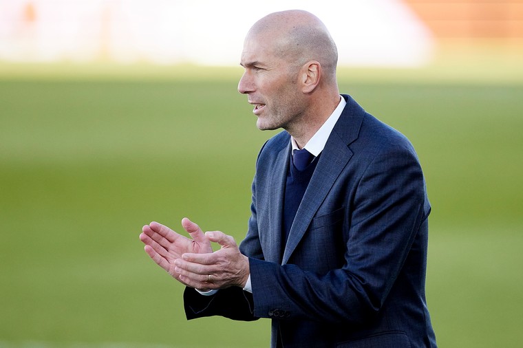 Zidane reageert geprikkeld op Haaland-vraag: ‘Ik word er moe van’