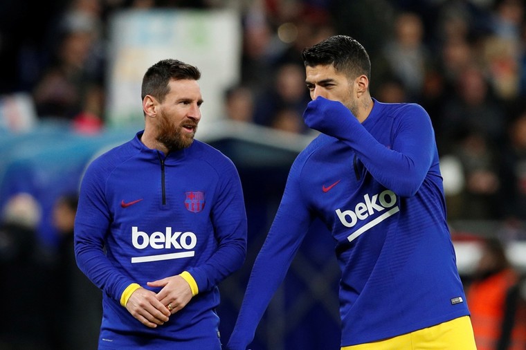 Suárez adviseert Messi over toekomst, Xavi laakt handelwijze Barça