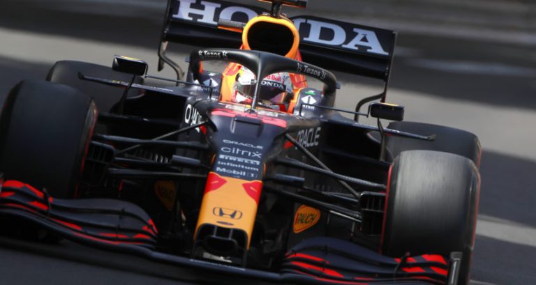 Verstappen wint GP van Monaco en neemt leiding in kampioenschap over van Hamilton