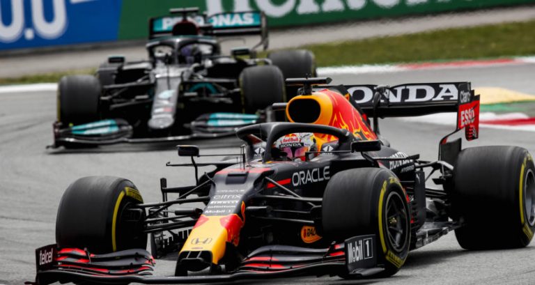 FIA heeft volgens Horner geen probleem met ‘flexibele’ achtervleugel Red Bull