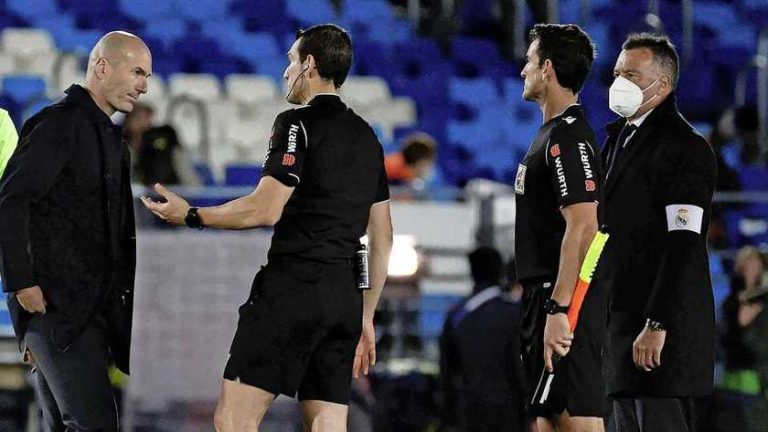 Zinedine Zidane woedend op arbitrage: ’Dit sloeg nergens op’