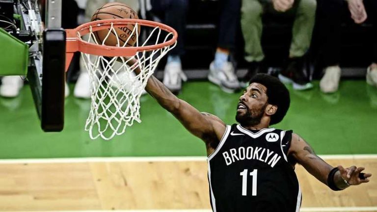 Weer incident in NBA, flesje richting Kyrie Irving