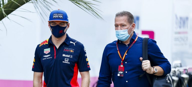 Jos Verstappen vreest dominantie Mercedes: ‘Max laat Red Bull beter uitzien dan dat hij is’