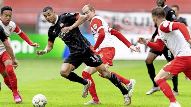 PSV officieel tweede na remise bij FC Utrecht