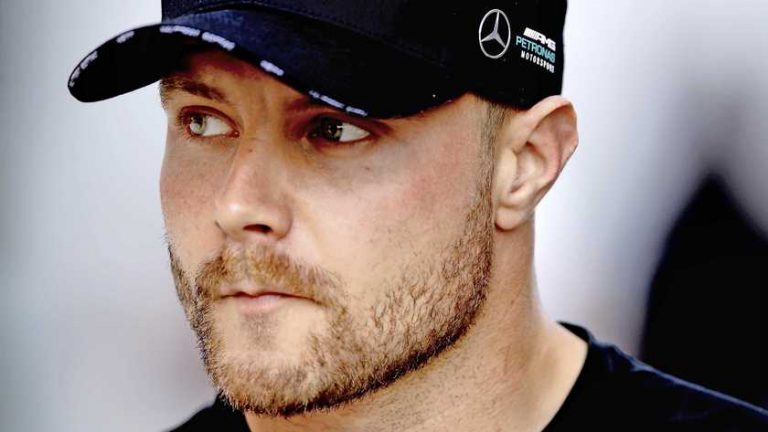 Valtteri Bottas boos vanwege geruchten over George Russell: ’Dat is bullshit’
