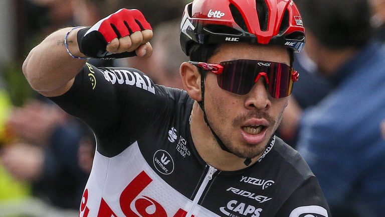 Sprinter Caleb Ewan wint vijfde etappe in Ronde van Italië