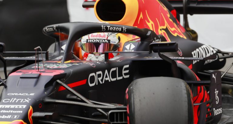Verstappen woedend op boordradio na rode vlag in kwalificatie: ‘Dit had dé ronde geworden’