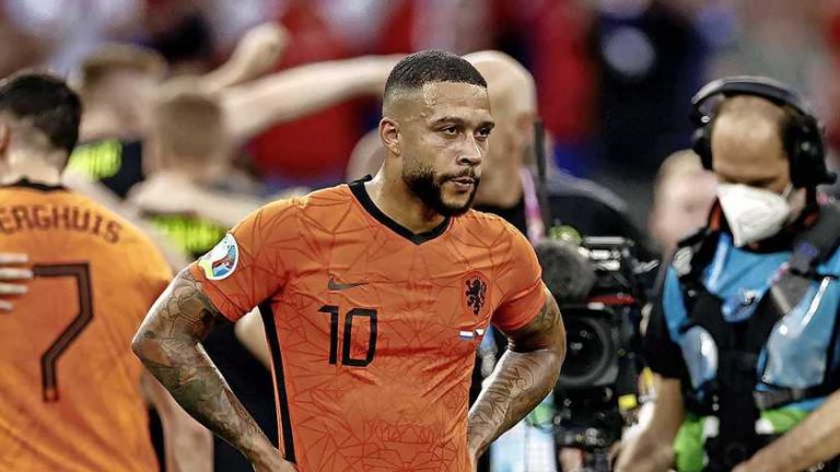 Memphis Depay laat na EK-drama van zich horen: ’We hebben gefaald’