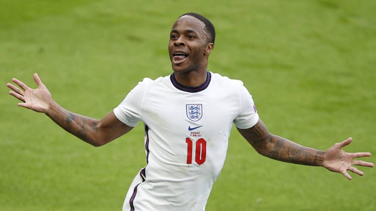 Engeland wint eindelijk van Duitsers; na vijftien jaar einde tijdperk Löw