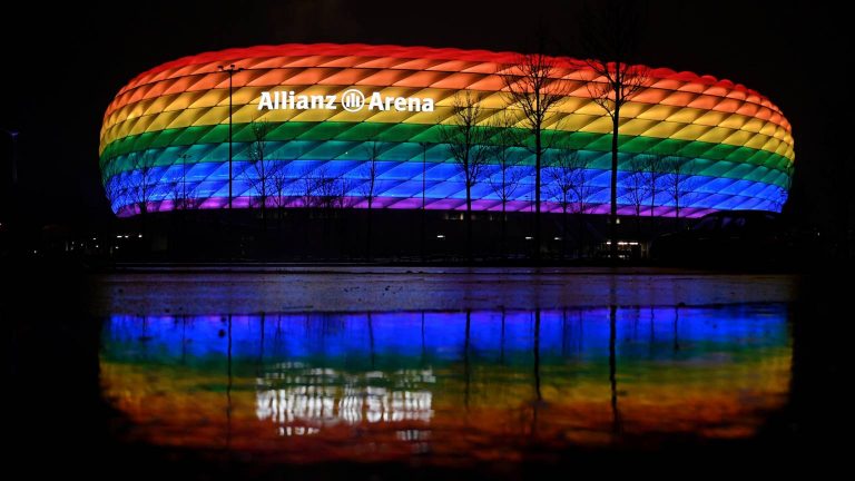 ‘UEFA staat stadion in regenboogkleuren niet toe’