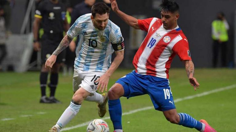 Argentinië met nieuwe recordinternational Lionel Messi naar de kwartfinale