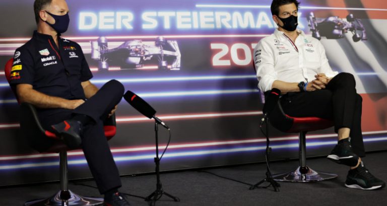 Horner twijfelt aan woorden Wolff: ‘Geloof niet dat ze geen updates meer brengen’
