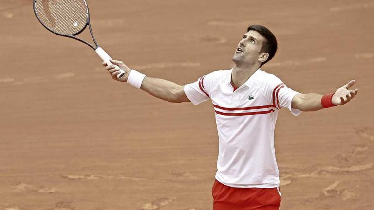 Novak Djokovic na merkwaardig duel bij laatste 8 Roland Garros, ook Rafael Nadal verder