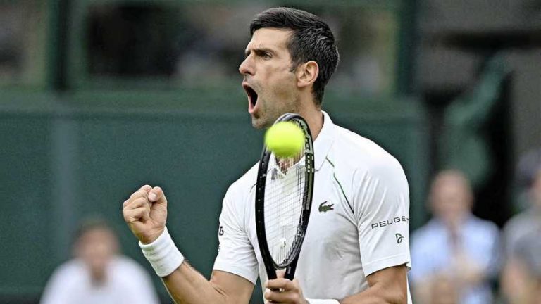 Novak Djokovic wint op Wimbledon, Stefanos Tsitsipas op pijnlijke wijze uitgeschakeld