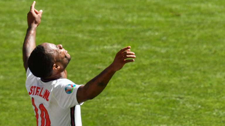 Sterling zorgt voor Engelse primeur tegen tegenvallend Kroatië