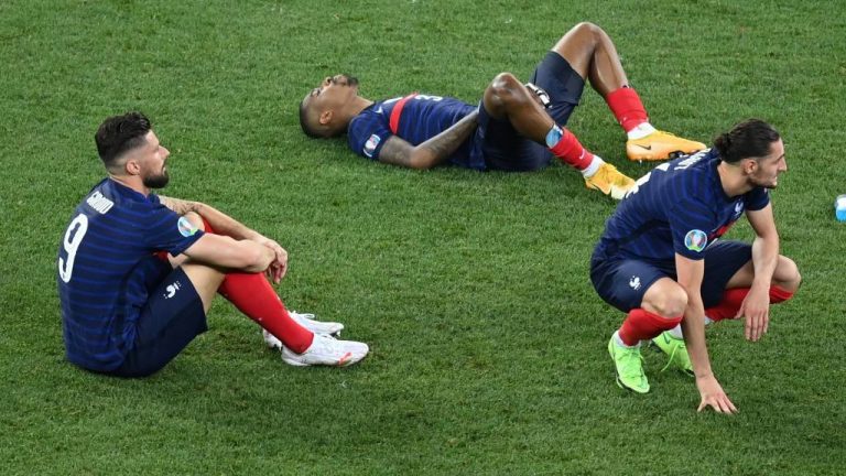 Onverschrokken Zwitsers stoten wereldkampioen Frankrijk uit EK na penalty’s