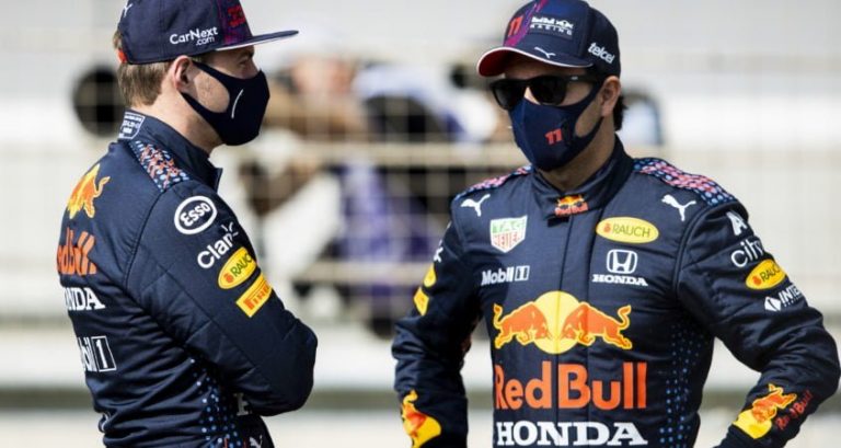 Verstappen geniet van rugdekking Pérez: ‘Een voorbeeld van hoe het moet’