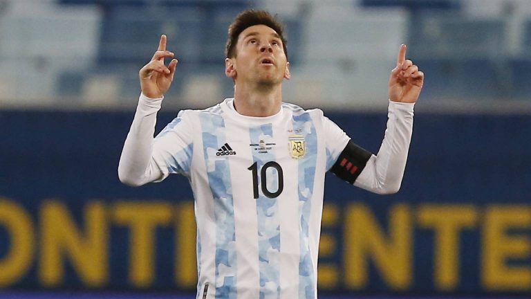 Recordinternational Messi blijft gretig, kraker Brazilië-Chili in kwartfinales