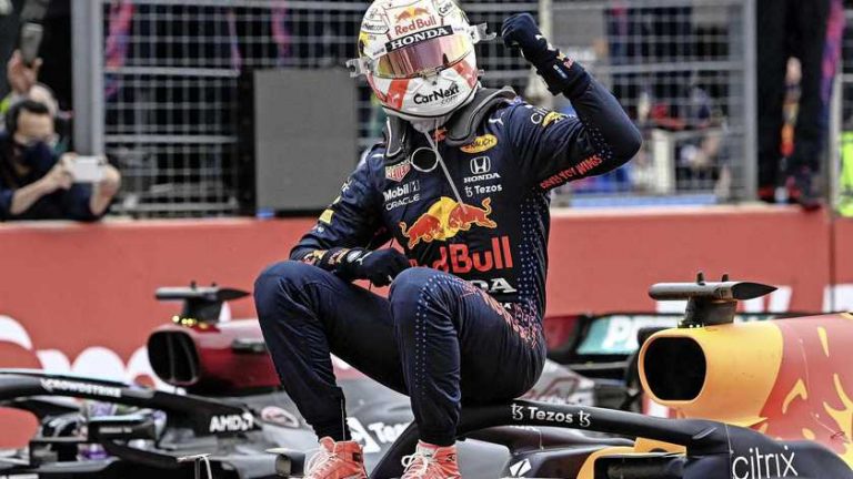 Max Verstappen rekent in zinderend gevecht af met Lewis Hamilton