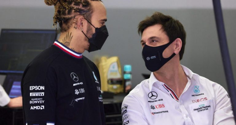 ‘Hamilton accepteert loonsverlaging, maar wil verdubbeling van bonus voor wereldtitel’