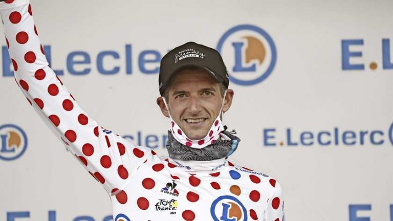 Politie valt hotel van wielerploeg Wout Poels binnen