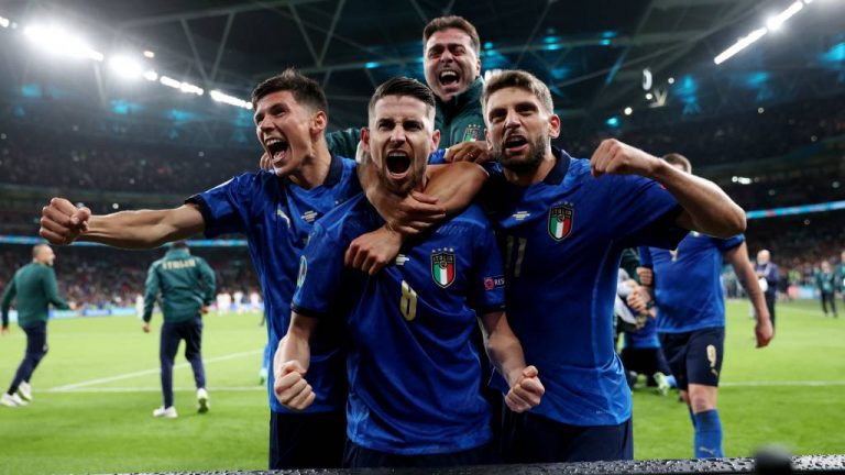 Italië ten koste van Spanje naar EK-finale dankzij koelbloedige Jorginho