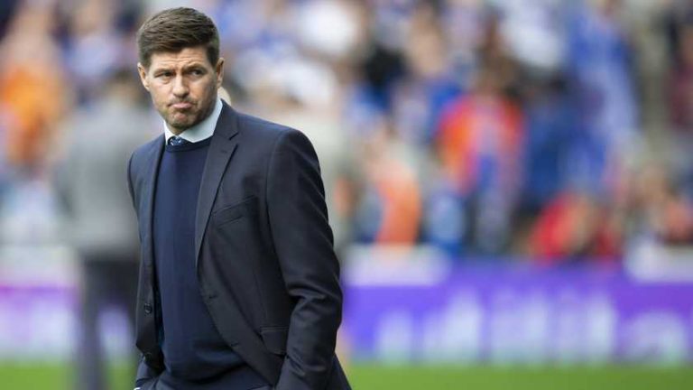 Corona slaat hard toe bij Rangers FC: half elftal en coach Steven Gerrard uitgeschakeld