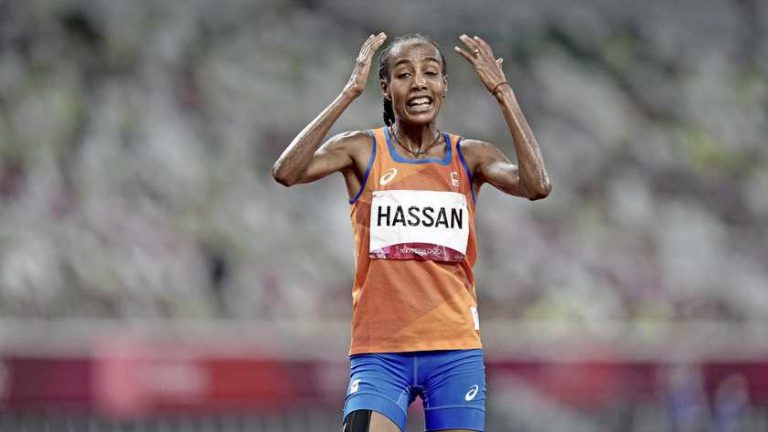 Sifan Hassan verovert na 29 jaar weer olympisch atletiekgoud voor Nederland