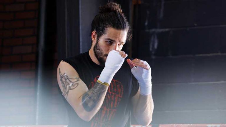 Kleinzoon Muhammad Ali wint eerste gevecht met knock-out