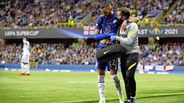 Hakim Ziyech hoeft vooralsnog niet onder het mes