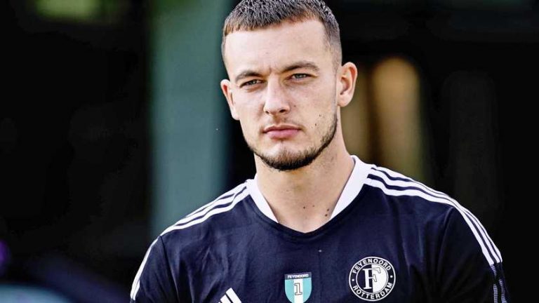 Feyenoord bindt doelman Justin Bijlow tot medio 2025