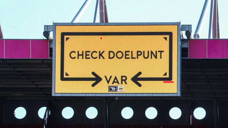 Wijzigingen door VAR vanaf komend weekeinde op stadionschermen