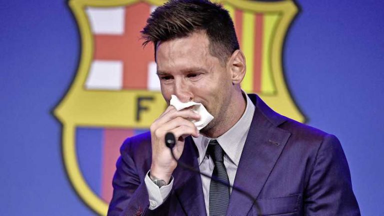 Absurd: zakdoek van Lionel Messi tijdens afscheid FC Barcelona wordt geveild voor 1 miljoen dollar