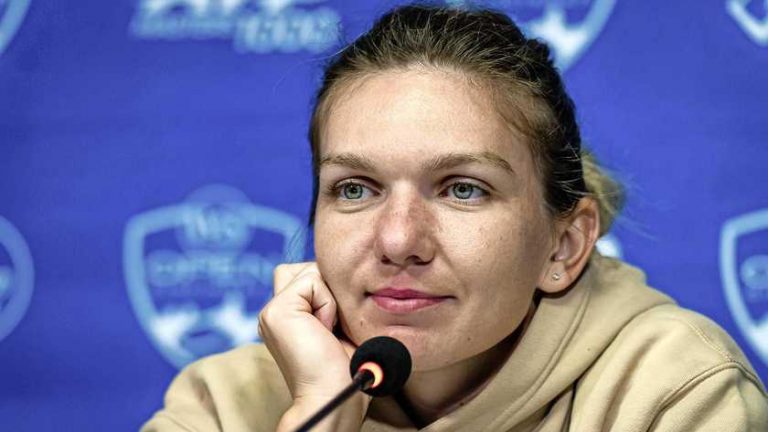 Gevaccineerde Simona Halep moedigt andere tennissters aan vaccin ook te laten zetten
