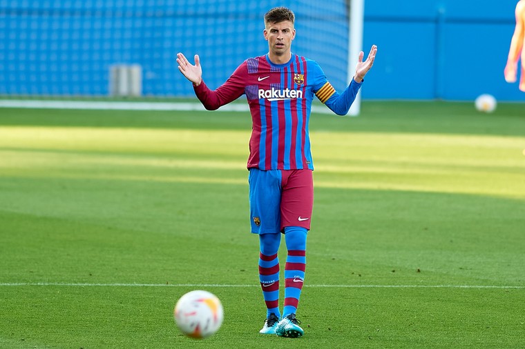 Piqué haalt uit en Barça-fans wijzen zondebok aan na Messi-tragiek