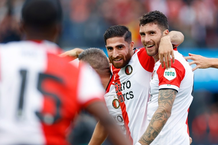 Knappe oefenzege Feyenoord op Atlético eindigt met beuk van Simeone