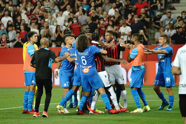 Nice-voorzitter legt schuld bij Marseille-spelers, ‘Kluivert kreeg klappen’