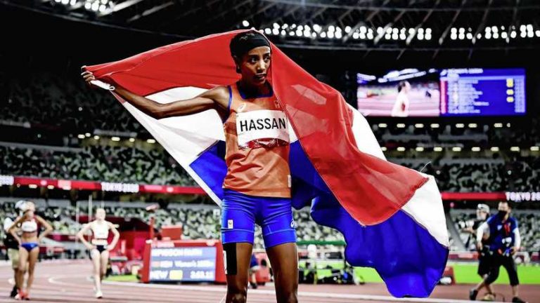 ’Weergaloze en inspirerende’ Sifan Hassan vlaggendrager bij sluitingsceremonie Olympische Spelen