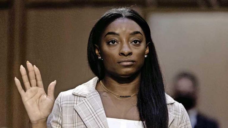 Simone Biles: ’Ik was niet van plan om me door misbruik-arts iets te laten afpakken