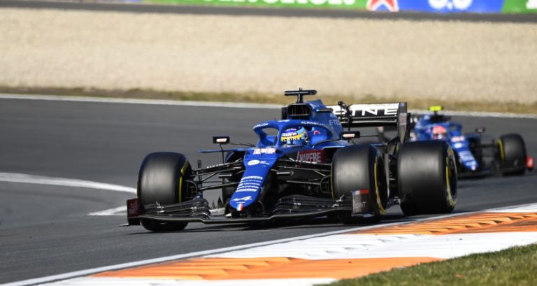 Alonso na hectische race in Zandvoort: ‘Ik heb geluk gehad’