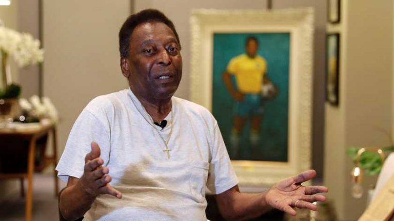 Voetballegende Pelé aan betere hand na ingreep vanwege vermoedelijke tumor