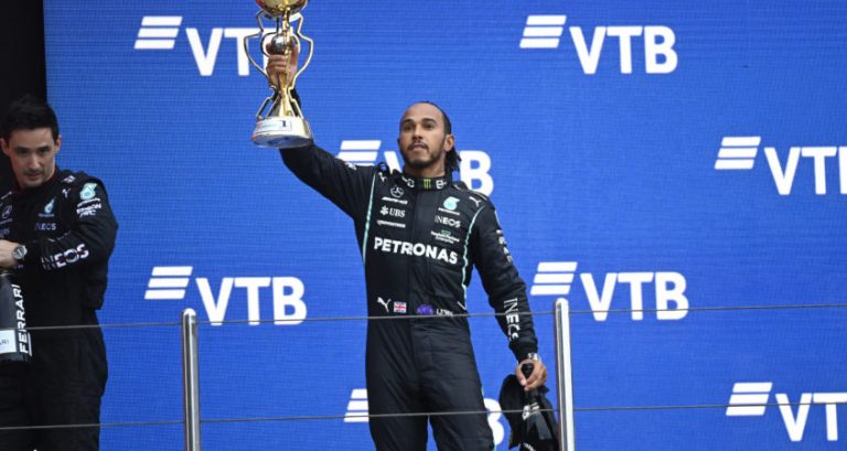 Brawn over ‘verbluffende’ Hamilton: ‘Hij zal nog wel twintig races winnen’