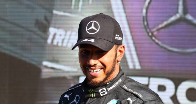 Hamilton: ‘Russell heeft zijn plekje bij Mercedes verdiend’