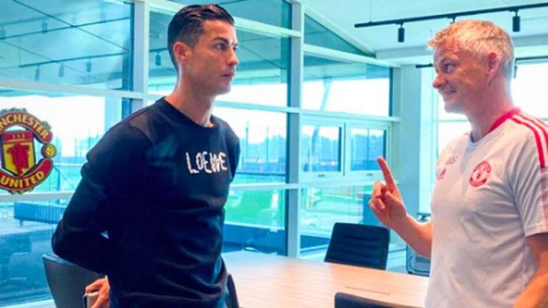 Cristiano Ronaldo na twaalf jaar terug op trainingscomplex Manchester United