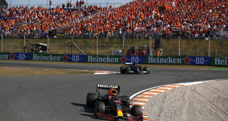 Pérez: ‘Monza is lastig voor Red Bull door de topsnelheid van Mercedes’