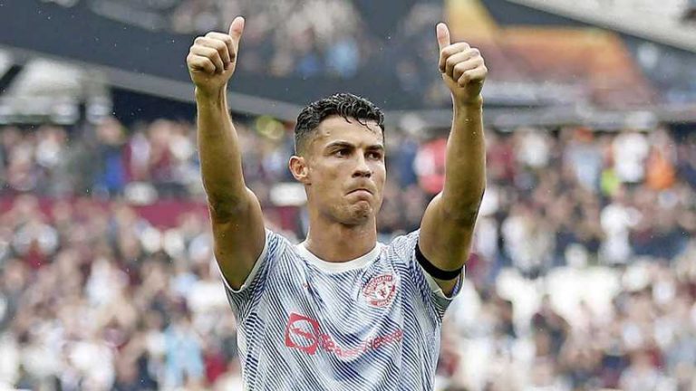 Cristiano Ronaldo passeert Lionel Messi op lijst met best betaalde voetballers