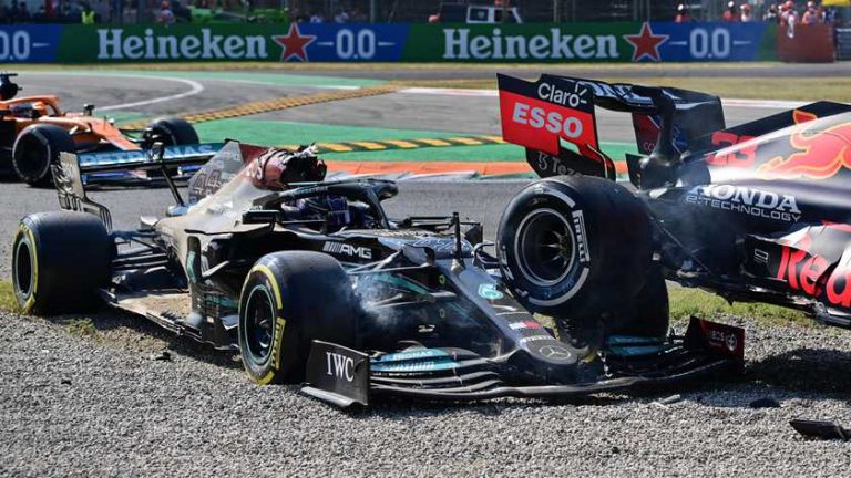Mercedes-topman: ’Red Bull weet dat Max Verstappen fout zat’