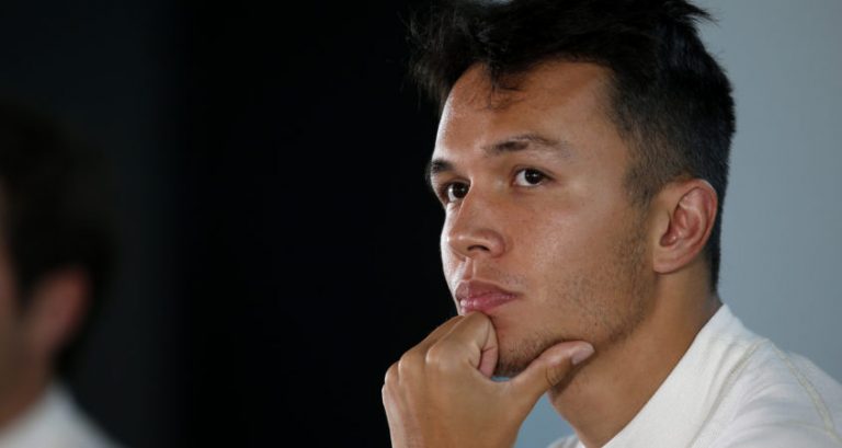 Alex Albon keert terug in F1: in 2022 naar Williams