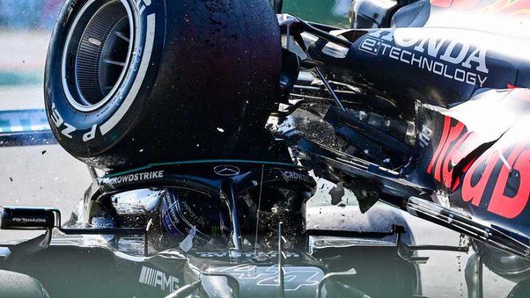 Lewis Hamilton over uitspraken Red Bull-topman Helmut Marko: ’Ik zei niet dat ik doodging’