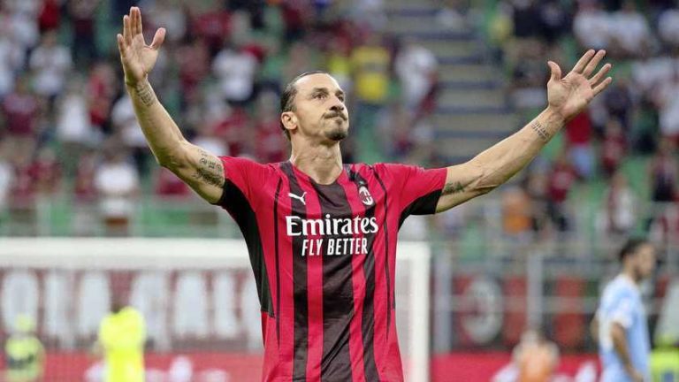 Zlatan Ibrahimovic luistert rentree op met doelpunt bij winnend AC Milan